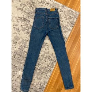Zara Jeans - ZARA Medium Wash Denim- high-rise Zara Jeans - ZARA Medium Wash Denim- high-rise